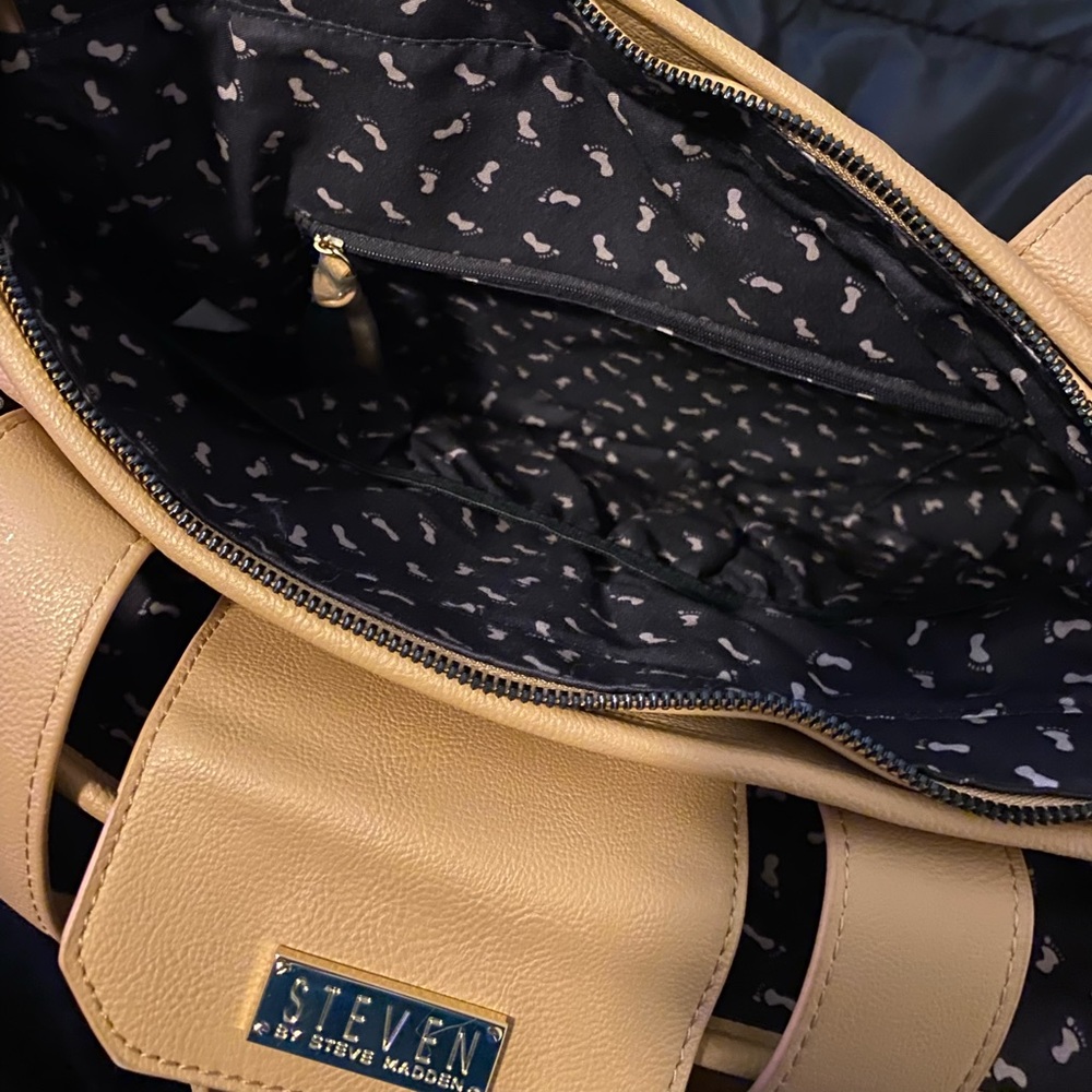 Diaper bag - Picture 4 of 7